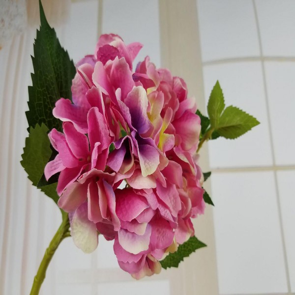 Artificial California Hydrangea Silk Flower for Wedding Party Festival Decorations Leading Way Silk Cloth Flowers High-grade Hydrangea Flower Silk Flower Household Adornment Bedroom Table Flowers