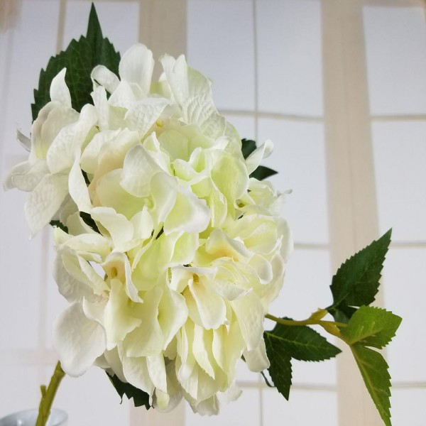 Artificial California Hydrangea Silk Flower for Wedding Party Festival Decorations Leading Way Silk Cloth Flowers High-grade Hydrangea Flower Silk Flower Household Adornment Bedroom Table Flowers